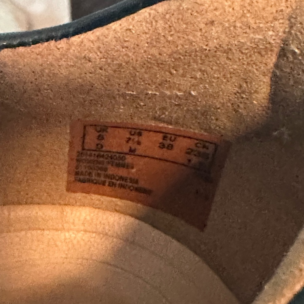 Gently used Clarks lace-up Un Maui women’s sneakers - black white and tan 7.5 - Picture 8 of 9